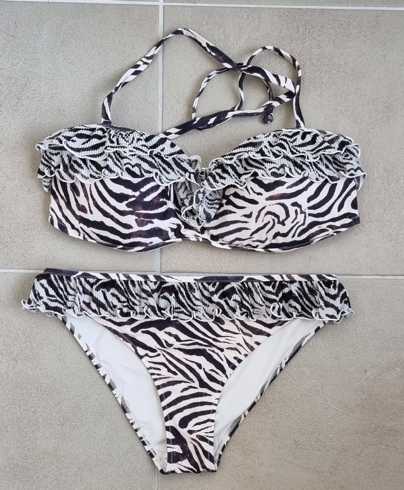H & M off white bikini met dieren print mt. 40/44
