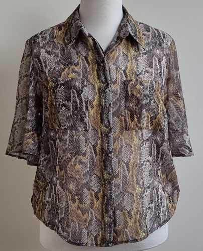 Yessica grijs/bruine met okergele blouse met slangenprint mt. 42