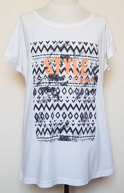 176.Blue Seven wit t-shirt met zwarte en oranje print mt. 176 
