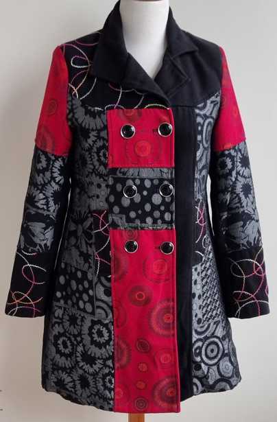 Clara Vitti zwart/rode winter mantel mt. 44