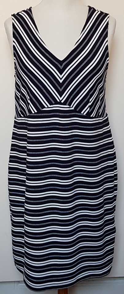 C & A donkerblauw/wit gestreepte jurk mt. XL