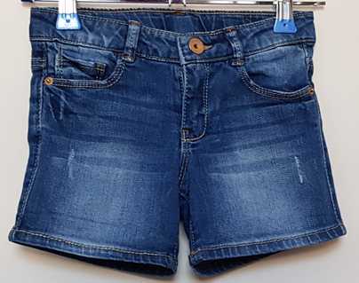 104.Zara jeans short mt. 104