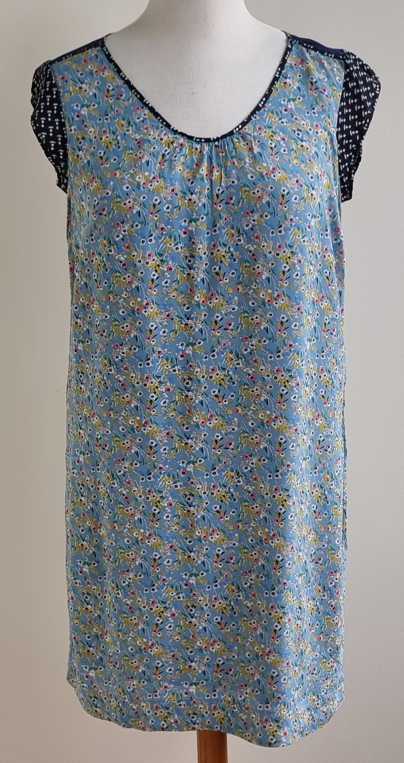 CKS lichtblauw jurkje met bloemetjes print mt. XL