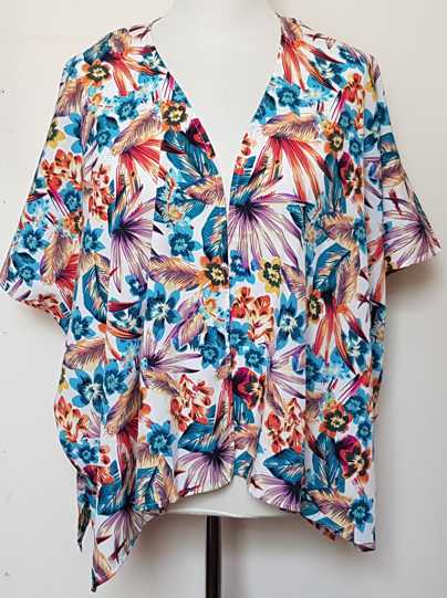 Pieces witte kimono blouse met gekleurde prints mt. 44
