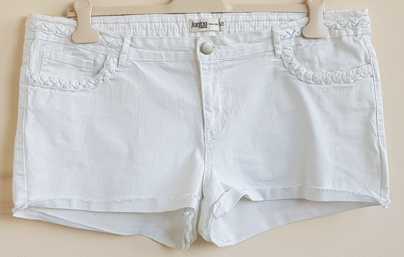 Janina witte stretchy jeans short mt. 48