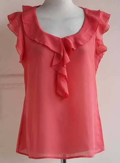 Only roze/rode blouse met roesel mt. 40