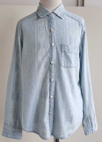 Abercrombie lichtblauw overhemd met print mt. 122/128