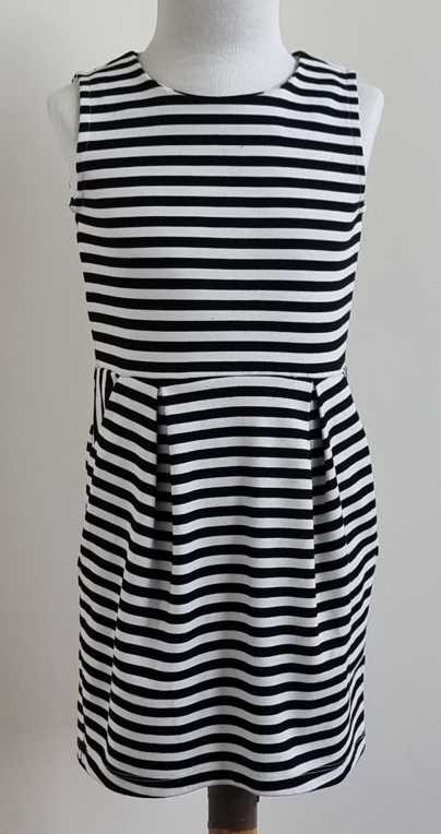 H & M zwart/wit gestreept jurkje met. 98/104