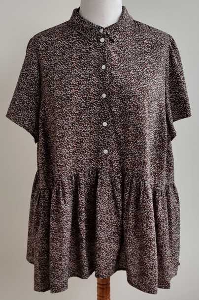 Zoey zwart/bruine blouse met bloemetjes mt. 54/56 (XL)