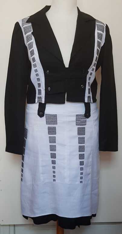 Sao Paolo zwart/witte linnen set jasje/rok mt. 42/44